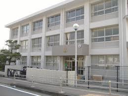　横須賀市立池上中学校（中学校）／545m　