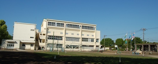 　横須賀市立池上小学校（小学校）／619m　