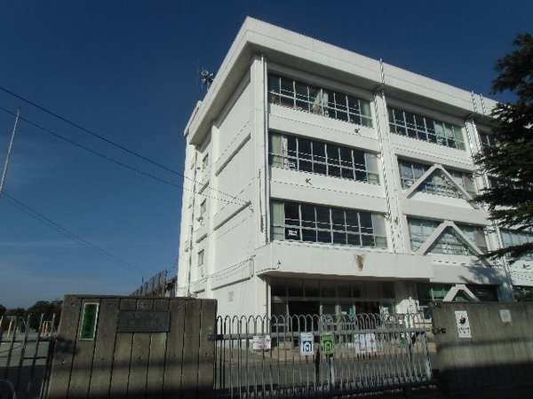 　横須賀市立望洋小学校（小学校）／333m　
