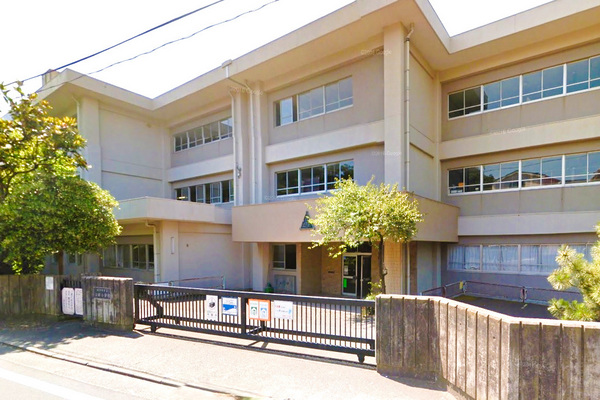 クリオ衣笠フィルソーレ　8階角　横須賀市立公郷小学校（小学校）／1023m　